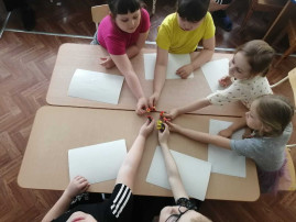 "Первоцветы". "Первоцветы".